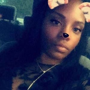 Meet your Posher, Shana